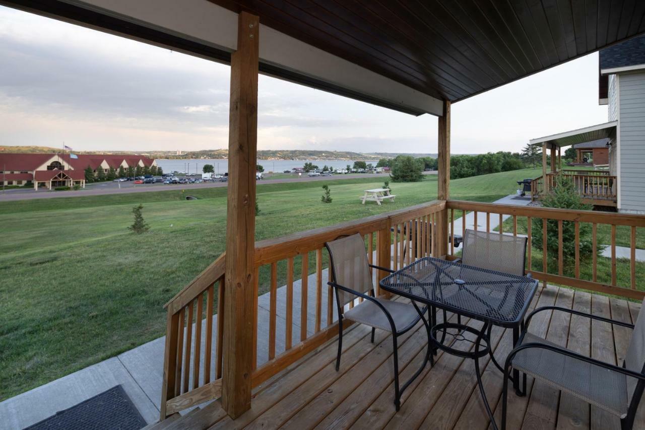 Arrowwood Resort At Cedar Shore Oacoma Exterior photo